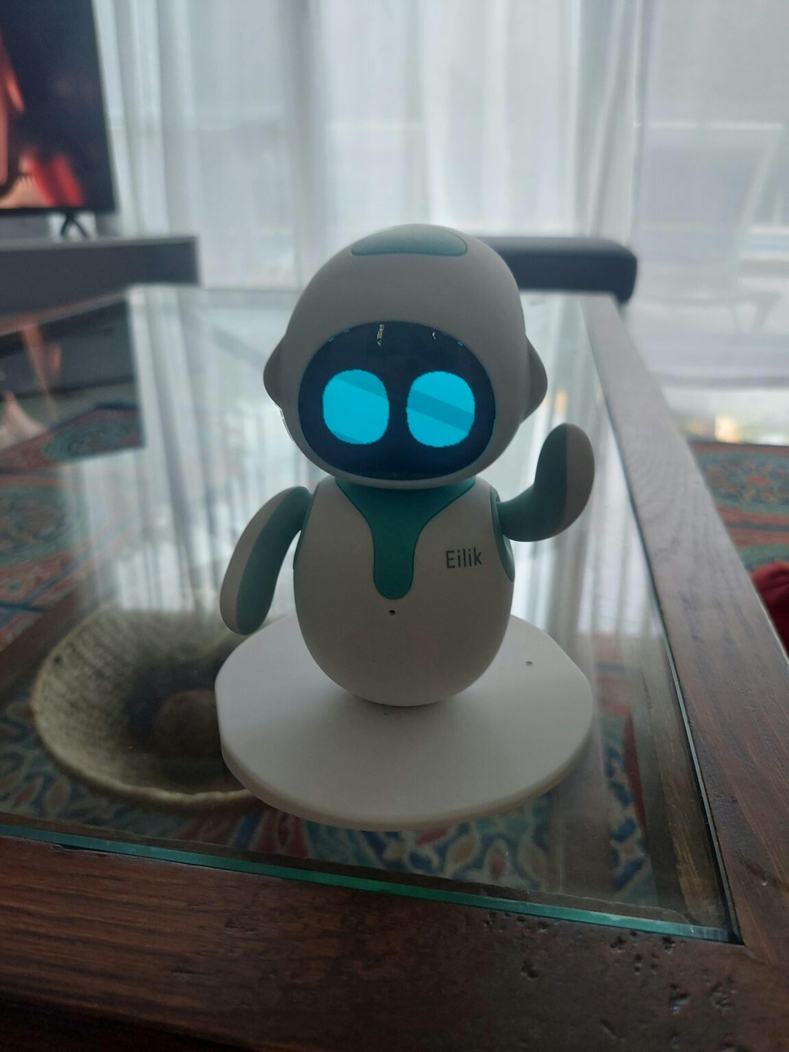 Eilik - Eilik Robot Official